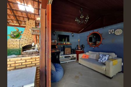 Casa à venda com 319m², 4 quartos e 6 vagas