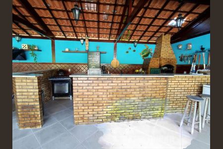 Casa à venda com 319m², 4 quartos e 6 vagas