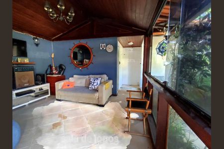 Casa à venda com 319m², 4 quartos e 6 vagas