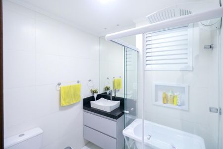Apartamento à venda com 74m², 2 quartos e 1 vaga Apartamento à venda com 74m², 2 quartos e 1 vagaBanheiro Social
