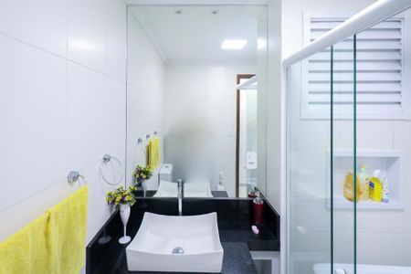 Apartamento à venda com 74m², 2 quartos e 1 vaga Apartamento à venda com 74m², 2 quartos e 1 vagaBanheiro Social