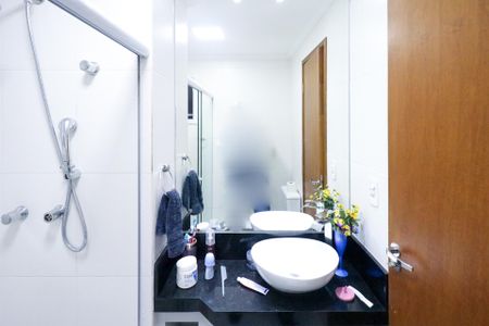 Apartamento à venda com 74m², 2 quartos e 1 vaga Apartamento à venda com 74m², 2 quartos e 1 vagaBanheiro da Suíte