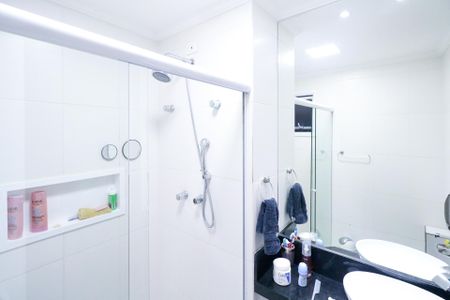 Apartamento à venda com 74m², 2 quartos e 1 vaga Apartamento à venda com 74m², 2 quartos e 1 vagaBanheiro da Suíte