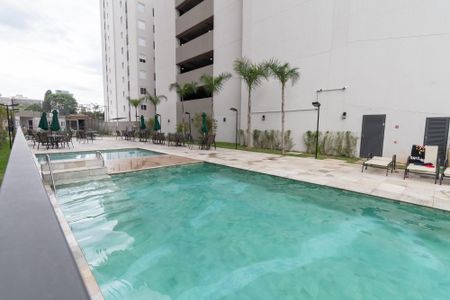 Apartamento à venda com 42m², 2 quartos e sem vagaÁrea comum - Piscina