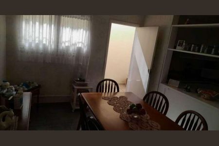 Casa para alugar com 250m², 3 quartos e 2 vagas