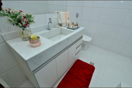 Casa à venda com 360m², 5 quartos e 4 vagasBanheiro Social 1