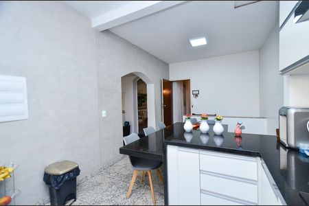 Casa à venda com 360m², 5 quartos e 4 vagasCozinha