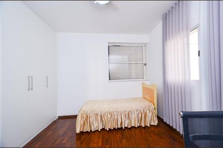 Casa à venda com 360m², 5 quartos e 4 vagasQuarto 2