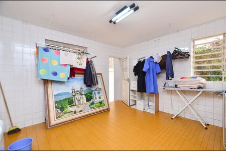 Casa à venda com 360m², 5 quartos e 4 vagasÁrea de Serviço