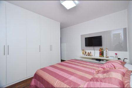 Casa à venda com 360m², 5 quartos e 4 vagasSuíte