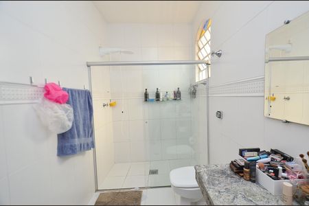 Casa à venda com 360m², 5 quartos e 4 vagasBanheiro Social 2