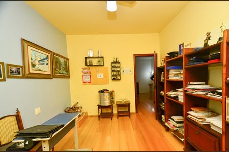 Casa à venda com 360m², 5 quartos e 4 vagasQuarto 3