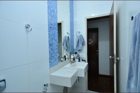 Casa à venda com 360m², 5 quartos e 4 vagasBanheiro Suíte