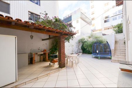 Casa à venda com 360m², 5 quartos e 4 vagasÁrea externa