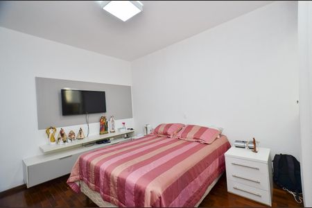Casa à venda com 360m², 5 quartos e 4 vagasSuíte