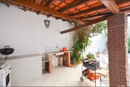 Casa à venda com 360m², 5 quartos e 4 vagasÁrea externa