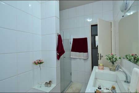 Casa à venda com 360m², 5 quartos e 4 vagasBanheiro Social 1