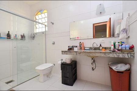 Casa à venda com 360m², 5 quartos e 4 vagasBanheiro Social 2