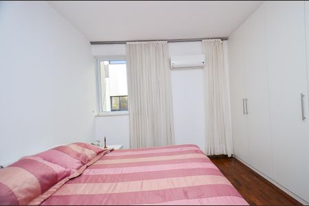 Casa à venda com 360m², 5 quartos e 4 vagasSuíte