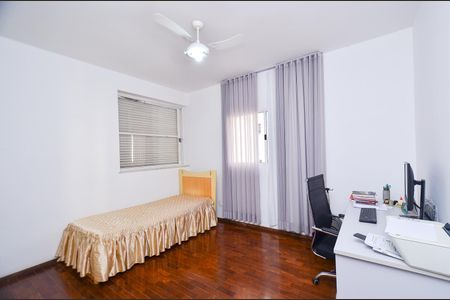 Casa à venda com 360m², 5 quartos e 4 vagasQuarto 2