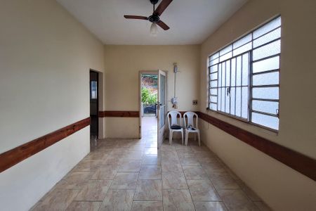 Casa à venda com 150m², 4 quartos e 2 vagasSala