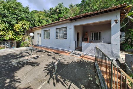 Casa à venda com 150m², 4 quartos e 2 vagasQuintal