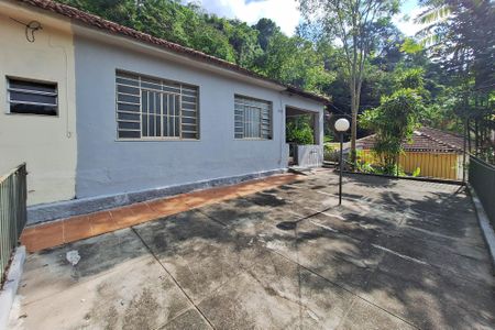 Casa à venda com 150m², 4 quartos e 2 vagasQuintal