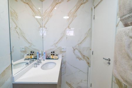 Apartamento à venda com 68m², 2 quartos e 1 vaga Apartamento à venda com 68m², 2 quartos e 1 vagaBanheiro da Suíte