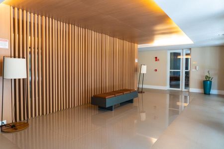 Apartamento à venda com 68m², 2 quartos e 1 vaga Apartamento à venda com 68m², 2 quartos e 1 vagaHall social