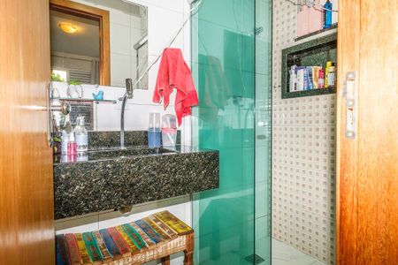 Apartamento à venda com 178m², 3 quartos e 2 vagasBanheiro da Suíte