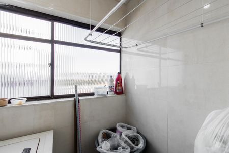 Apartamento à venda com 45m², 2 quartos e 1 vaga Apartamento à venda com 45m², 2 quartos e 1 vagaÁrea de Serviço