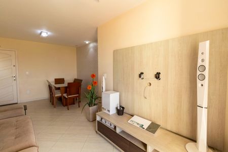 Apartamento à venda com 78m², 2 quartos e 1 vagaSala