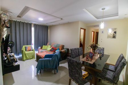 Apartamento à venda com 99m², 3 quartos e 2 vagasSala