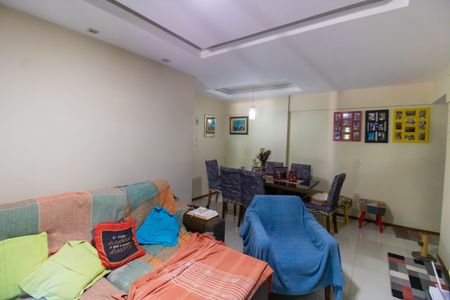 Apartamento à venda com 99m², 3 quartos e 2 vagasSala