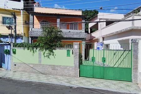 Casa de condomínio à venda com 223m², 3 quartos e 2 vagasFachada