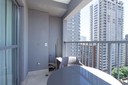 Studio à venda com 25m², 0 quarto e sem vaga Studio à venda com 25m², 0 quarto e sem vagaVaranda