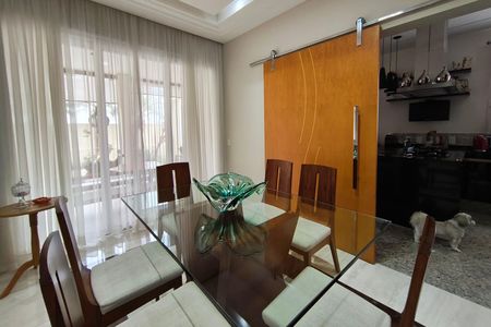 Casa de condomínio à venda com 384m², 4 quartos e 4 vagasSala de Jantar