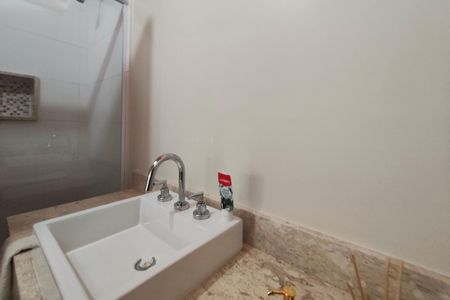 Casa de condomínio à venda com 384m², 4 quartos e 4 vagasBanheiro Suíte 4