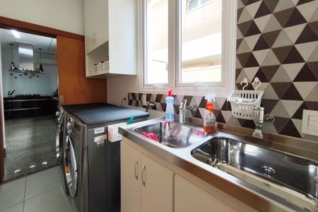 Casa de condomínio à venda com 384m², 4 quartos e 4 vagasÁrea de Serviço