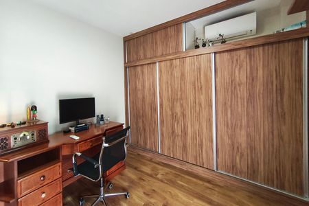 Casa de condomínio à venda com 384m², 4 quartos e 4 vagasQuarto Suíte