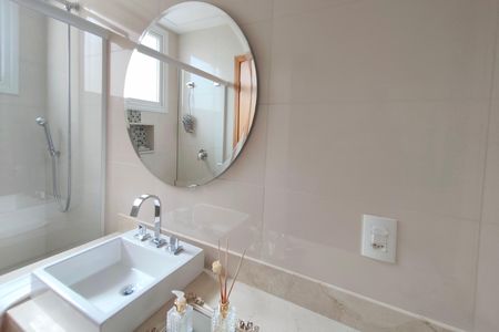 Casa de condomínio à venda com 384m², 4 quartos e 4 vagasBanheiro Suíte 2