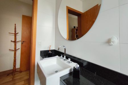 Casa de condomínio à venda com 384m², 4 quartos e 4 vagasBanheiro Suíte