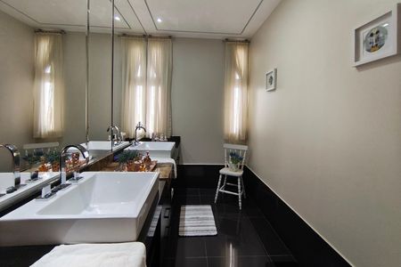 Casa de condomínio à venda com 384m², 4 quartos e 4 vagasBanheiro Suíte 3