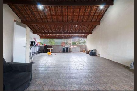 Casa para alugar com 240m², 2 quartos e 2 vagas