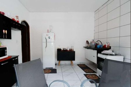 Casa para alugar com 240m², 2 quartos e 2 vagas