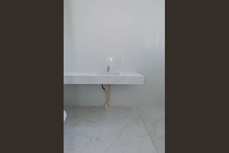 Apartamento à venda com 70m², 2 quartos e 2 vagasBanheiro suíte 1