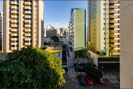 Apartamento à venda com 70m², 2 quartos e 2 vagasVista Suíte 2