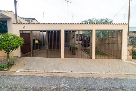 Casa à venda com 200m², 3 quartos e 2 vagas Casa à venda com 200m², 3 quartos e 2 vagasFachada