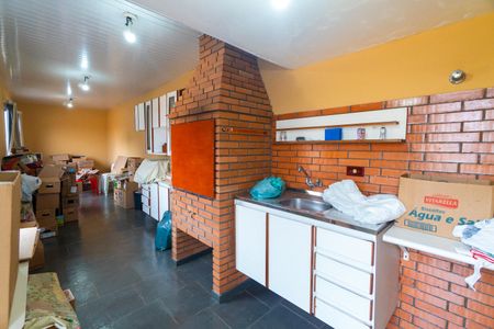 Casa à venda com 200m², 3 quartos e 2 vagas Casa à venda com 200m², 3 quartos e 2 vagasChurrasqueira