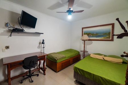 Casa à venda com 200m², 3 quartos e 2 vagas Casa à venda com 200m², 3 quartos e 2 vagasQuarto 1